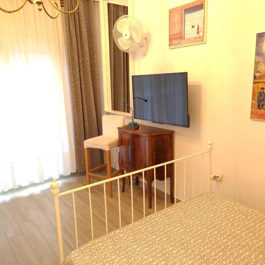 Promenade Apartment With Sea View Салоники Экстерьер фото