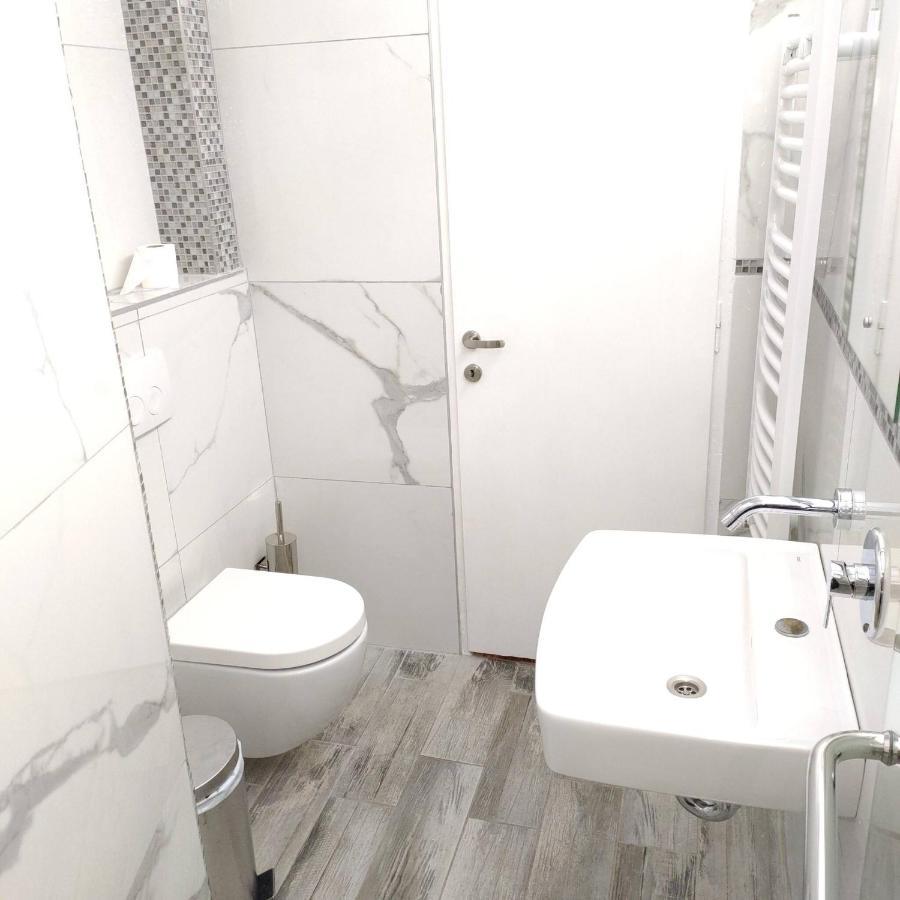 Promenade Apartment With Sea View Салоники Экстерьер фото